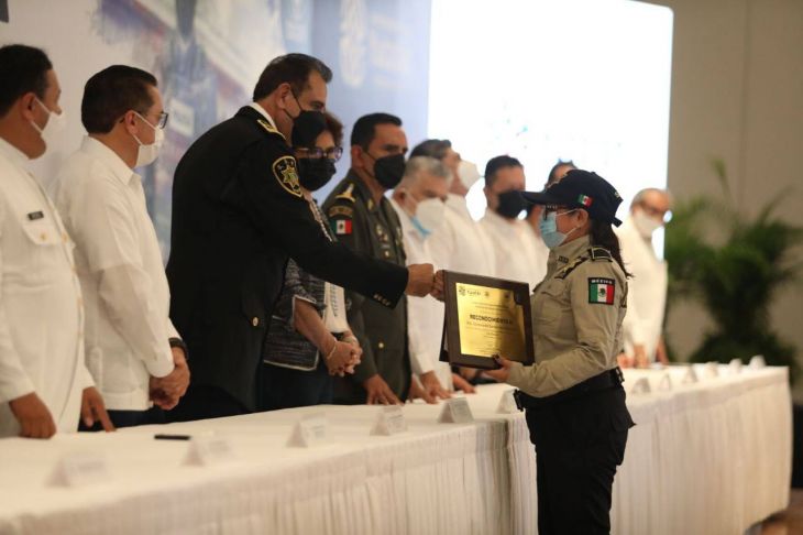 Homenajean a agentes en conmemoración del Día del Policía 2021